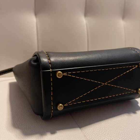 ❤️SOLD❤️Pre-Loved Coach 1941 Troupe Tote 16 (Mini) - Picture 6 of 12